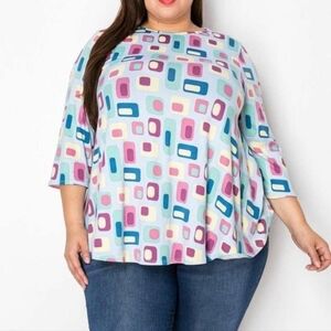 New Curvy Lovey Geo Print ¾ Sleeve Top
